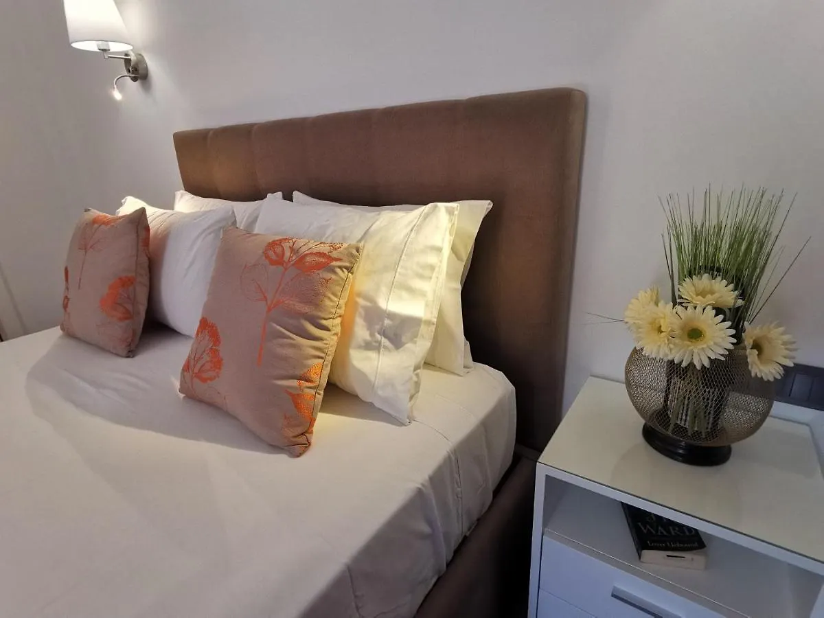 Charming Studios In Calheta Beach - Villa Esmeralda Portugal