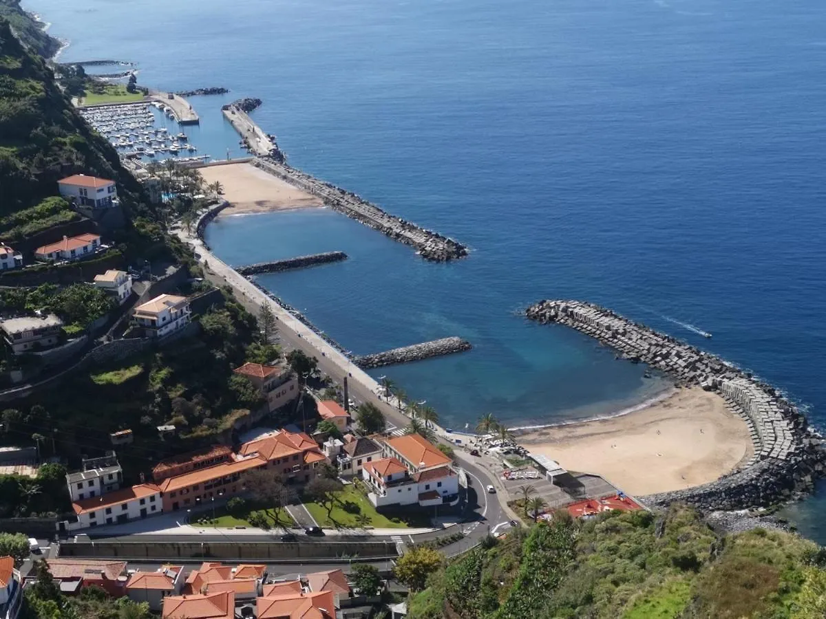 Charming Studios In Calheta Beach - Villa Esmeralda contacts
