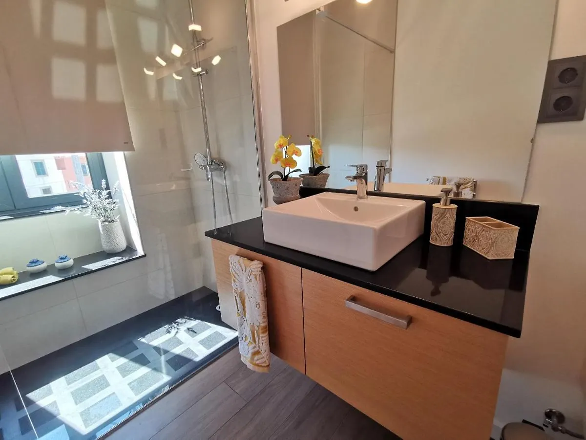 Charming Studios In Calheta Beach - Villa Esmeralda