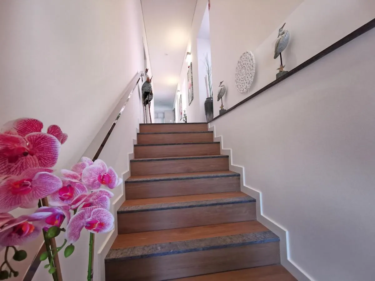 Charming Studios In Calheta Beach - Villa Esmeralda 0*, Calheta (Madeira)