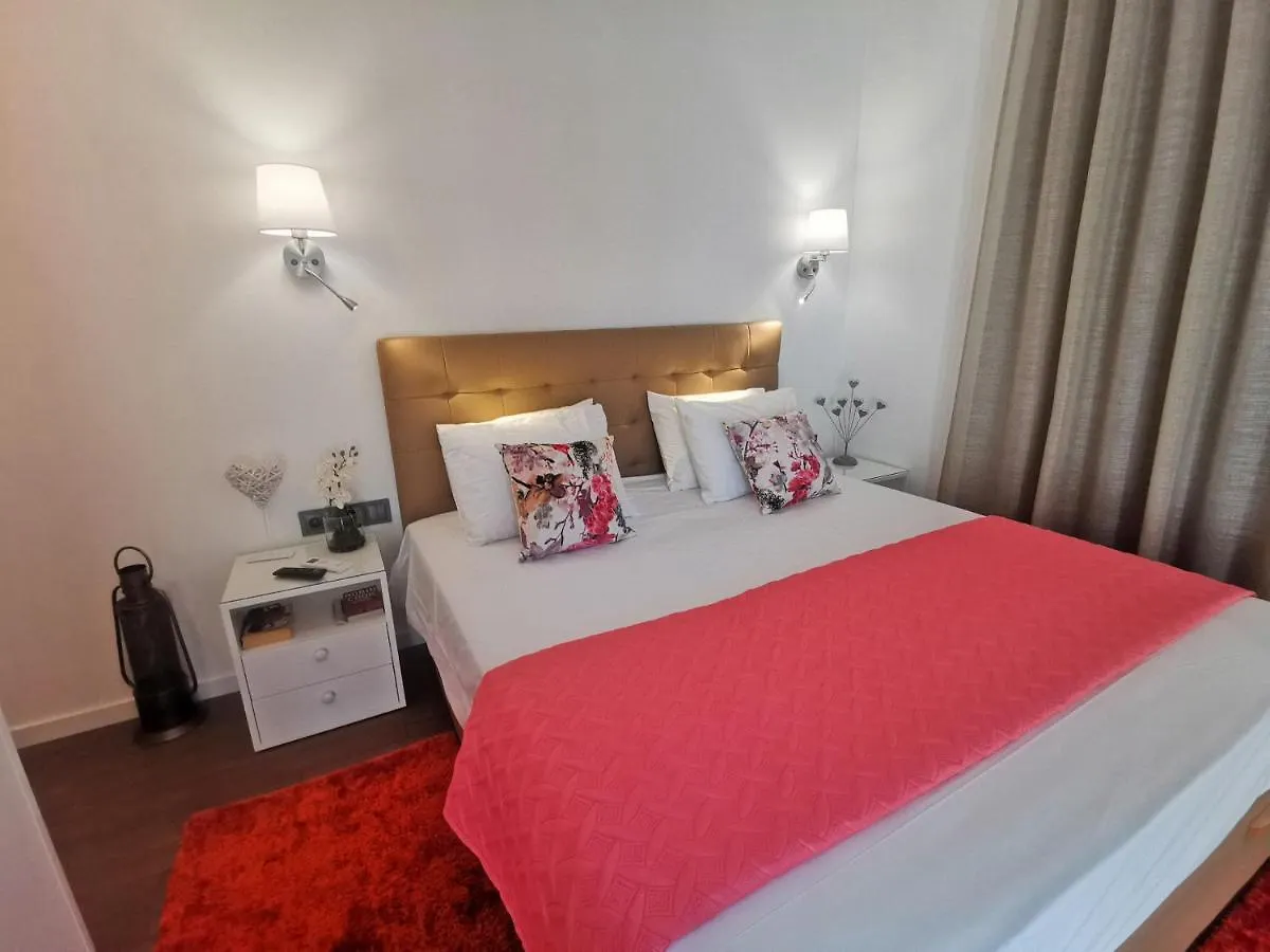 Charming Studios In Calheta Beach - Villa Esmeralda Apartment
